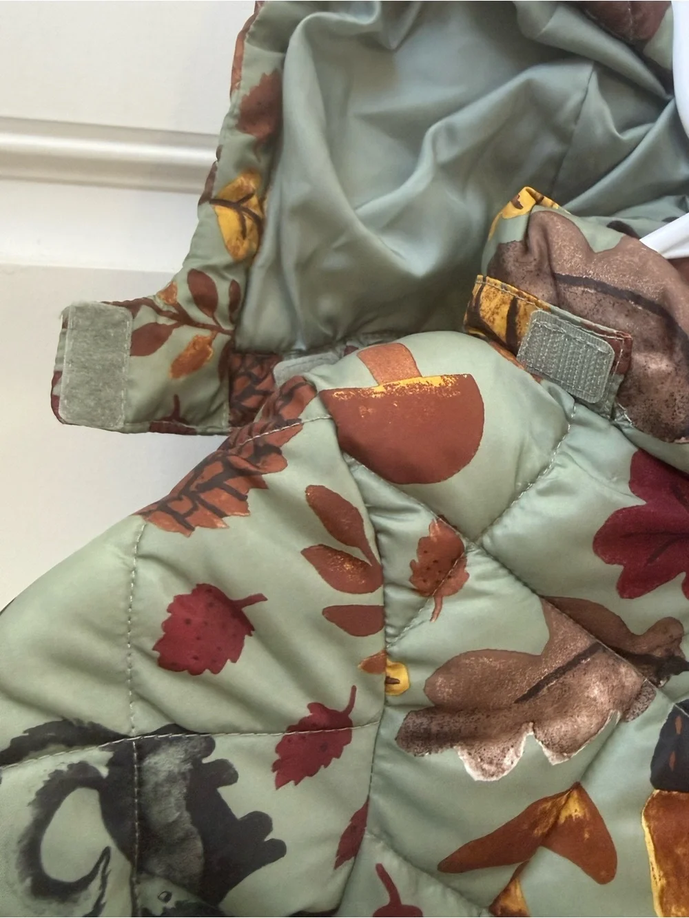 H&M Sage Green Kids Hooded Puffer Jacket with Autumn Motif